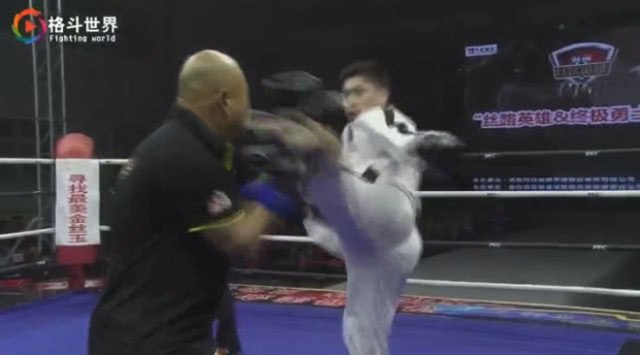 Cao thủ Thái Cực lại bại trận trước võ sĩ taekwondo Cao thủ Thái Cực lại bại trận trước võ sĩ taekwondo
