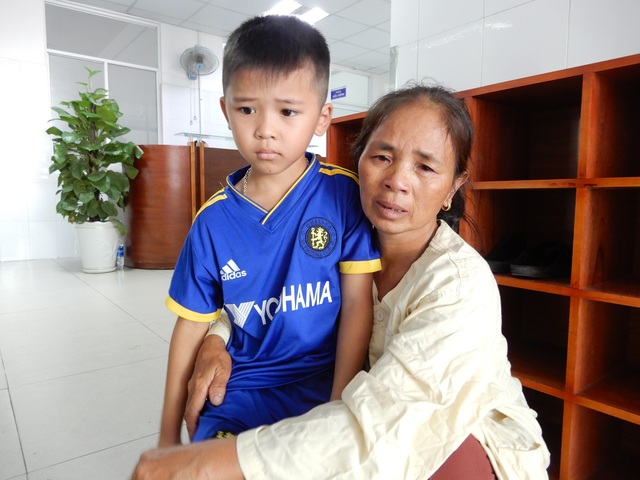 Xúc động người mẹ chồng vượt trăm cây số đóng viện phí chăm nàng dâu - 6 Xúc động người mẹ chồng vượt trăm cây số đóng viện phí chăm nàng dâu - 6