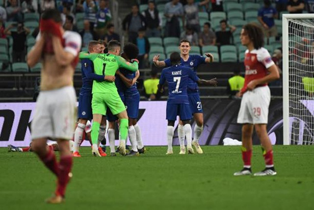 Nỗi buồn vô hạn của Arsenal khi chứng kiến Chelsea nâng cúp vô địch - Ảnh minh hoạ 2