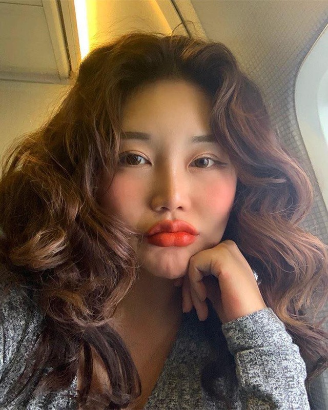 Gương mặt dao kéo gây tranh cãi của “bà trùm” thời trang mỹ phẩm Hàn Quốc - 6
