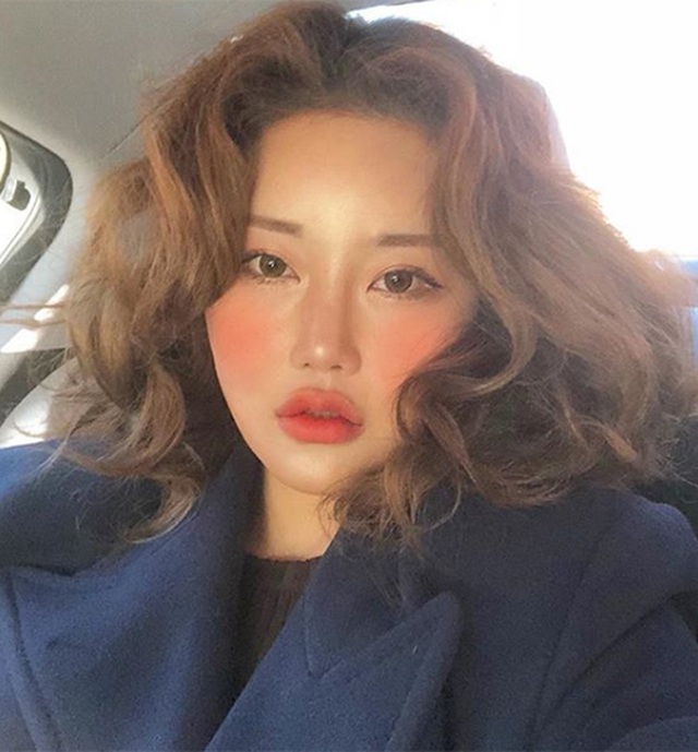 Gương mặt dao kéo gây tranh cãi của “bà trùm” thời trang mỹ phẩm Hàn Quốc - 10