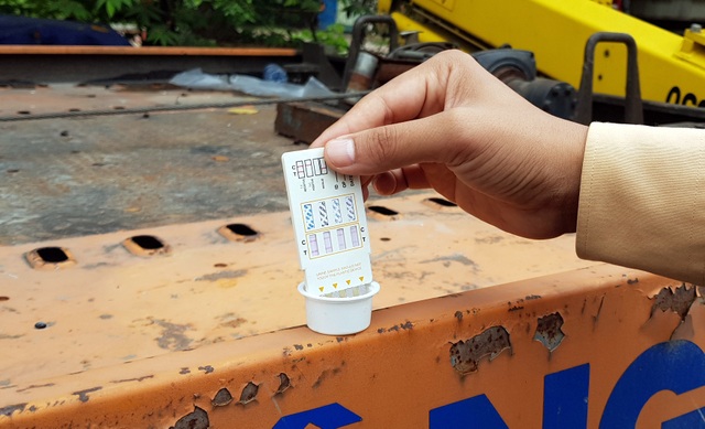 Hà Nội: Phát hiện tài xế xe “hổ vồ” dương tính với ma túy - 2 Hà Nội: Phát hiện tài xế xe “hổ vồ” dương tính với ma túy - 2