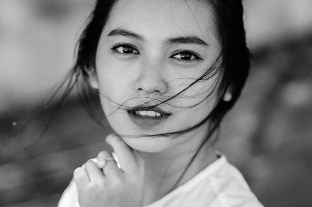 Thiếu nữ “gieo thương nhớ” với chùm ảnh chân dung đen trắng - 4 Thiếu nữ “gieo thương nhớ” với chùm ảnh chân dung đen trắng - 4