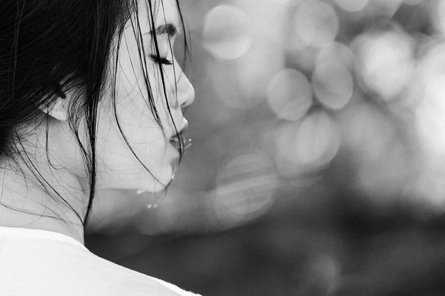 Thiếu nữ “gieo thương nhớ” với chùm ảnh chân dung đen trắng - 6 Thiếu nữ “gieo thương nhớ” với chùm ảnh chân dung đen trắng - 6