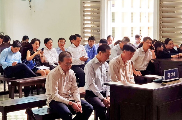 Hoãn phiên tòa xét xử vụ lừa 9 ngân hàng chiếm đoạt 350 tỉ đồng - 1 Hoãn phiên tòa xét xử vụ lừa 9 ngân hàng chiếm đoạt 350 tỉ đồng - 1