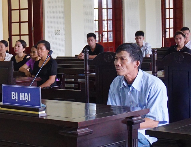 “Xới” lại vụ việc từ 7 năm trước, dượng rể cháu vợ lôi nhau ra tòa - 3 “Xới” lại vụ việc từ 7 năm trước, dượng rể cháu vợ lôi nhau ra tòa - 3
