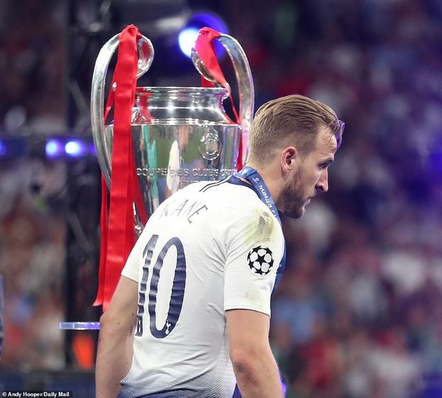 Gục ngã trước “thiên đường”, HLV Pochettino khóc rưng rức - 7 Gục ngã trước “thiên đường”, HLV Pochettino khóc rưng rức - 7