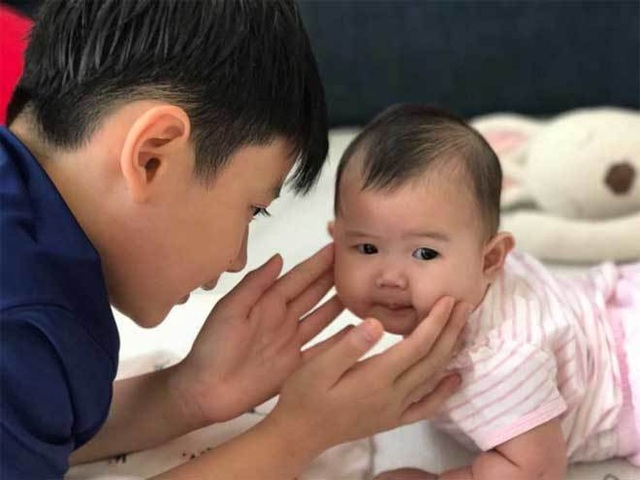 Khoảnh khắc đáng nhớ của sao Việt bên con trong ngày 1/6 - 11 Khoảnh khắc đáng nhớ của sao Việt bên con trong ngày 1/6 - 11