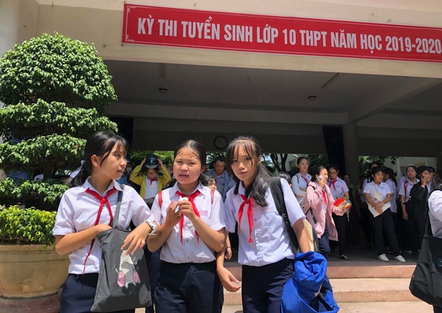 Tuyển sinh lớp 10 Đà Nẵng: Đề Toán phân hóa cao - 2 Tuyển sinh lớp 10 Đà Nẵng: Đề Toán phân hóa cao - 2