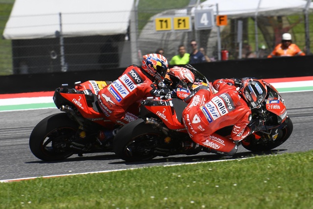 Chặng 6 MotoGP 2019: Petrucci thắng ấn tượng tại Mugello - 12