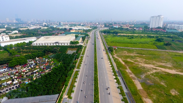 Đường 8 làn xe mới hoàn thành ở cửa ngõ Tây Bắc Hà Nội - 11 Đường 8 làn xe mới hoàn thành ở cửa ngõ Tây Bắc Hà Nội - 11