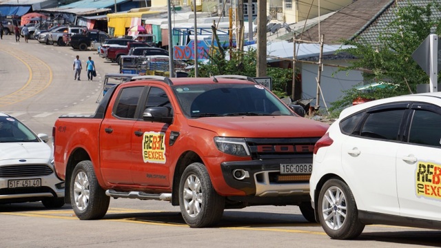 Đoàn xe Ford và hành trình “Rebel to Excel” - 4 Đoàn xe Ford và hành trình “Rebel to Excel” - 4