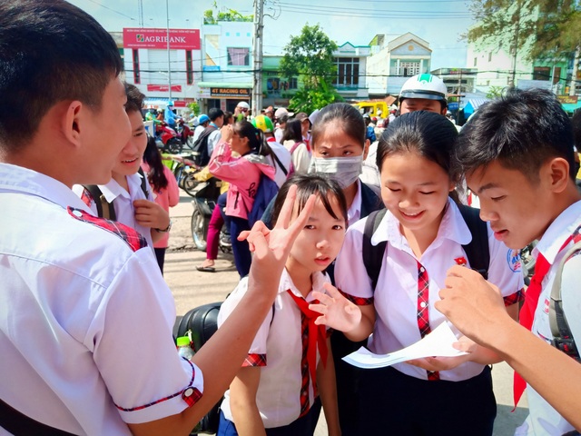 Tuyển sinh lớp 10 Cần Thơ: Đề Văn vừa sức, dễ lấy điểm 6-7 - 3 Tuyển sinh lớp 10 Cần Thơ: Đề Văn vừa sức, dễ lấy điểm 6-7 - 3