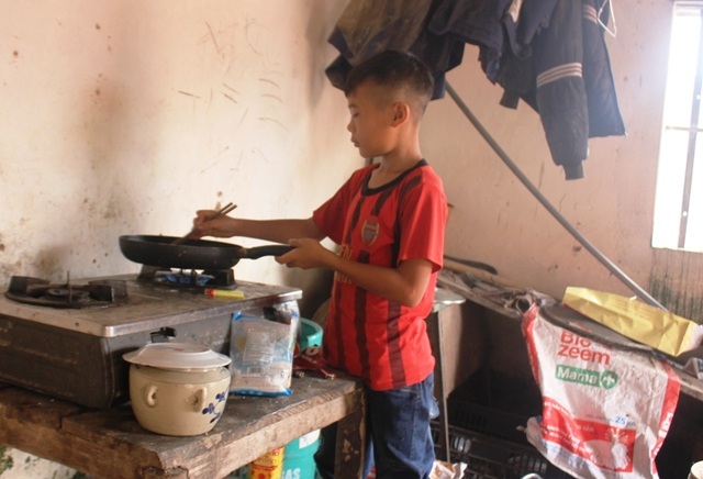 Rơi nước mắt cảnh người đàn ông cận kề cái chết vẫn đau đáu lo cho các con - 4 Rơi nước mắt cảnh người đàn ông cận kề cái chết vẫn đau đáu lo cho các con - 4