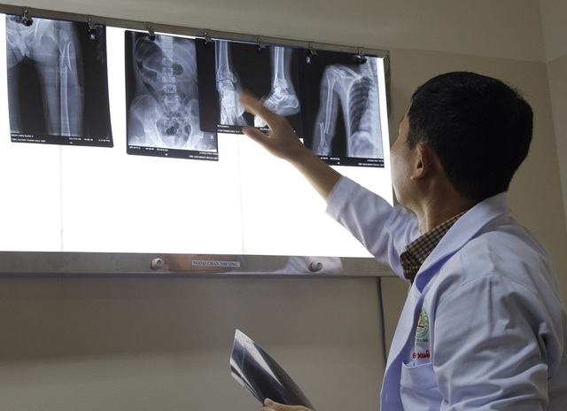 Nam thanh niên nhảy lầu tự tử vì gia đình không cho lấy... chồng - 1 Nam thanh niên nhảy lầu tự tử vì gia đình không cho lấy... chồng - 1