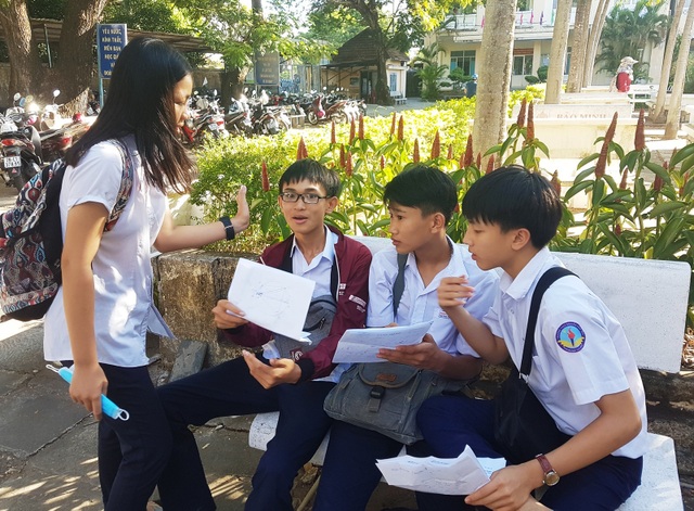 Tuyển sinh lớp 10 Phú Yên: 320 thí sinh bỏ thi môn Văn và Toán - 4 Tuyển sinh lớp 10 Phú Yên: 320 thí sinh bỏ thi môn Văn và Toán - 4