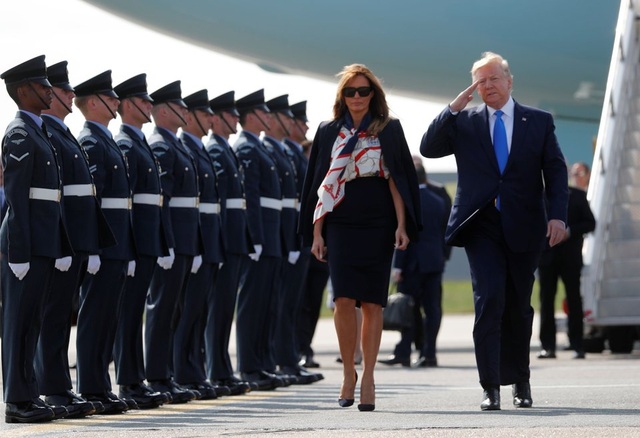 Nữ hoàng Anh mở quốc yến chiêu đãi Tổng thống Trump