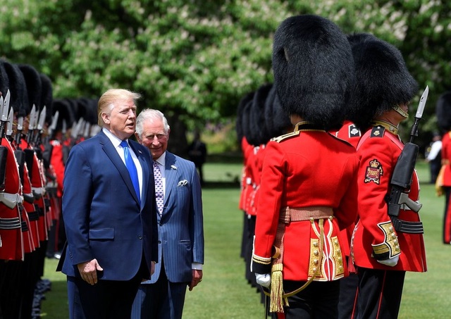 Nữ hoàng Anh mở quốc yến chiêu đãi Tổng thống Trump