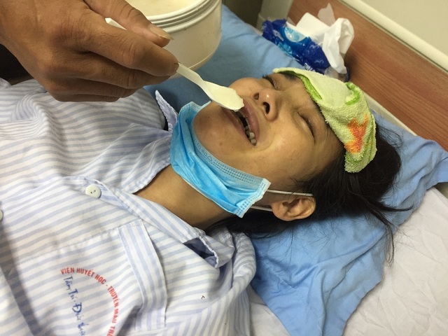 Nghẹn đắng nỗi đau của người mẹ ung thư khóc cạn nước mắt chỉ mong có 1,4 triệu đồng nuôi con - 6 Nghẹn đắng nỗi đau của người mẹ ung thư khóc cạn nước mắt chỉ mong có 1,4 triệu đồng nuôi con - 6