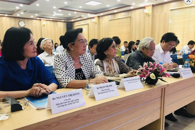 Cần một cơ chế để “tài nguyên giáo dục mở” lấp đi sự nghèo nàn về tri thức của người lớn - 2 Cần một cơ chế để “tài nguyên giáo dục mở” lấp đi sự nghèo nàn về tri thức của người lớn - 2