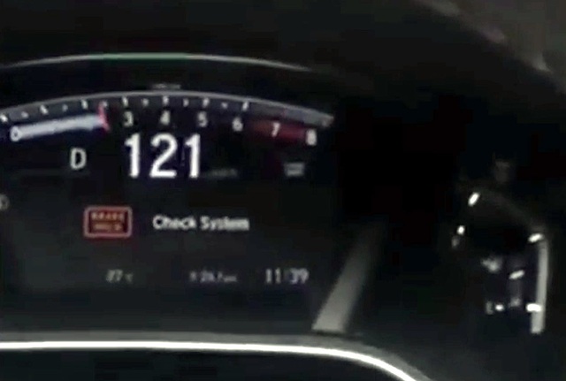 Honda CR-V bị “mất” chân phanh khi dùng kiểm soát hành trình? - 4 Honda CR-V bị “mất” chân phanh khi dùng kiểm soát hành trình? - 4