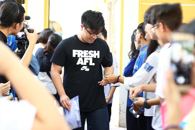 Học sinh THPT Phan Đình Phùng gửi tặng các sĩ tử lời chúc “ngọt như kẹo” - 2 Học sinh THPT Phan Đình Phùng gửi tặng các sĩ tử lời chúc “ngọt như kẹo” - 2