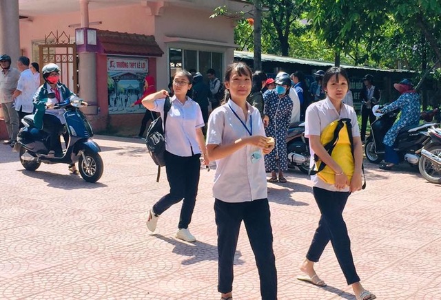 Tuyển sinh lớp 10 Quảng Trị: Đề Toán khó nhất là phần Hình học - 1 Tuyển sinh lớp 10 Quảng Trị: Đề Toán khó nhất là phần Hình học - 1