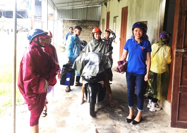 Đội xe ôm tình nguyện hỗ trợ học trò vùng cao đi thi - 2 Đội xe ôm tình nguyện hỗ trợ học trò vùng cao đi thi - 2