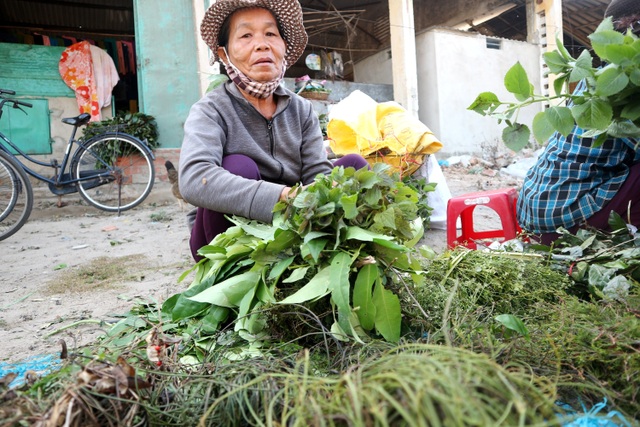 Chợ lá mùng 5 ở Hội An