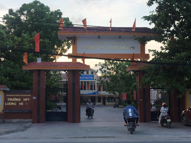 Giám đốc Sở GD-ĐT gọi điện xin lỗi thí sinh lỡ môn thi vì không được thông báo - 1 Giám đốc Sở GD-ĐT gọi điện xin lỗi thí sinh lỡ môn thi vì không được thông báo - 1