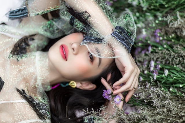 Jun Vũ tiết lộ mối duyên với Ngô Thanh Vân và thực hư “nâng ngực kiếm đại gia” - 12 Jun Vũ tiết lộ mối duyên với Ngô Thanh Vân và thực hư “nâng ngực kiếm đại gia” - 12