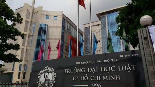Bộ trưởng Phùng Xuân Nhạ yêu cầu sớm giải quyết vấn đề của Trường ĐH Luật TP.HCM - 1 Bộ trưởng Phùng Xuân Nhạ yêu cầu sớm giải quyết vấn đề của Trường ĐH Luật TP.HCM - 1
