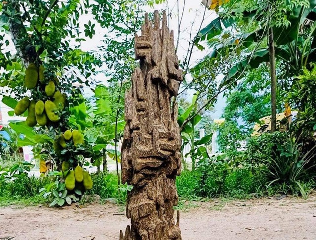 Lặn lội hơn 20 năm, đại gia Hà thành tốn hàng đống tiền để có bộ sưu tập từ gỗ trầm lũa - 7 Lặn lội hơn 20 năm, đại gia Hà thành tốn hàng đống tiền để có bộ sưu tập từ gỗ trầm lũa - 7