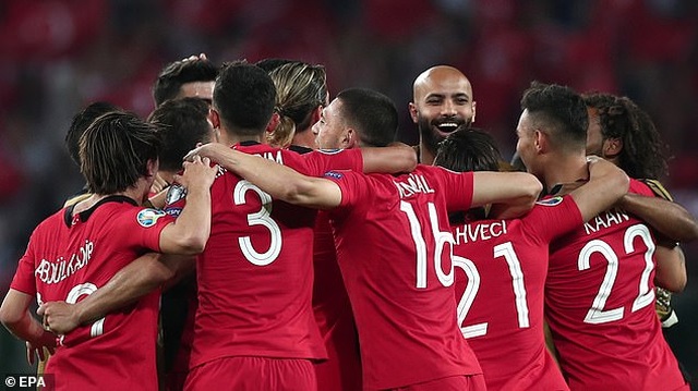 Thổ Nhĩ Kì 2-0 Pháp: Trái đắng cho thầy trò Deschamps - 2 Thổ Nhĩ Kì 2-0 Pháp: Trái đắng cho thầy trò Deschamps - 2