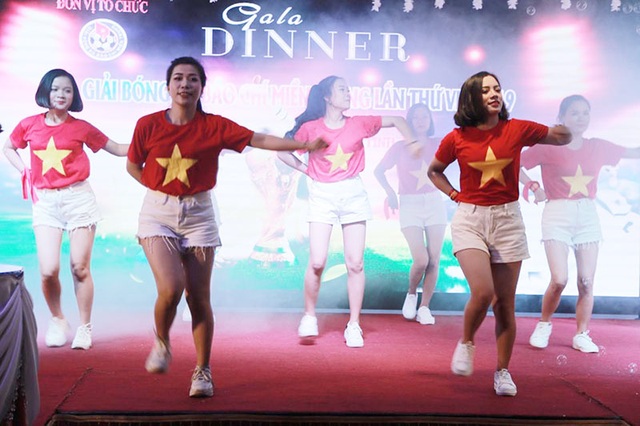 Giải bóng đá Báo chí miền Trung lần thứ VI - 2019 thành công tốt đẹp - 2 Giải bóng đá Báo chí miền Trung lần thứ VI - 2019 thành công tốt đẹp - 2