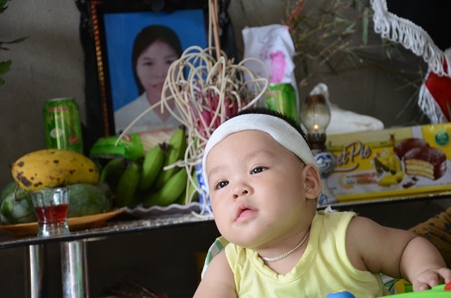 Lao vào cứu chồng, người vợ bị điện giật tử vong bỏ lại đứa con trai 9 tháng tuổi bơ vơ - 14 Lao vào cứu chồng, người vợ bị điện giật tử vong bỏ lại đứa con trai 9 tháng tuổi bơ vơ - 14