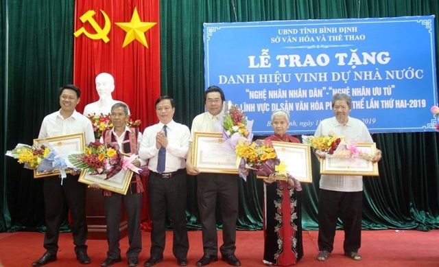 Vinh danh những nghệ nhân trong lĩnh vực di sản văn hóa phi vật thể - 3 Vinh danh những nghệ nhân trong lĩnh vực di sản văn hóa phi vật thể - 3