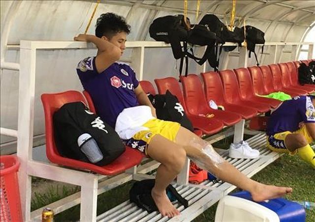 Đình Trọng chấn thương, hàng thủ U23 Việt Nam vẫn giữ nguyên sức mạnh tại SEA Games? - 1 Đình Trọng chấn thương, hàng thủ U23 Việt Nam vẫn giữ nguyên sức mạnh tại SEA Games? - 1