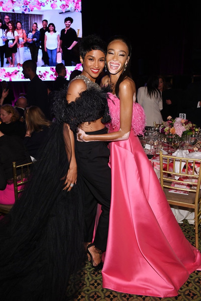 Winnie Harlow đẹp như công chúa với váy hồng - 7 Winnie Harlow đẹp như công chúa với váy hồng - 7