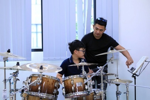 Tay trống “nhí” 13 tuổi giành giải Vàng tại Liên hoan Nghệ thuật Châu Á Thái Bình Dương - 2 Tay trống “nhí” 13 tuổi giành giải Vàng tại Liên hoan Nghệ thuật Châu Á Thái Bình Dương - 2