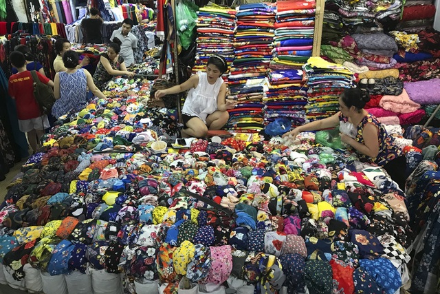 Thăm những ngôi chợ lâu đời nổi tiếng ở Hà Nội - 5 Thăm những ngôi chợ lâu đời nổi tiếng ở Hà Nội - 5