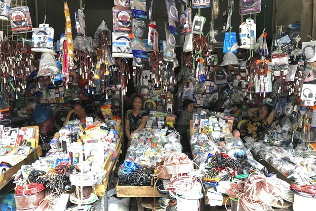 Thăm những ngôi chợ lâu đời nổi tiếng ở Hà Nội - 9 Thăm những ngôi chợ lâu đời nổi tiếng ở Hà Nội - 9
