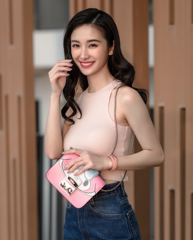 Hot girl Jun Vũ khoe tậu xe sang 2 tỉ đồng mừng sinh nhật tuổi 24 - 4 Hot girl Jun Vũ khoe tậu xe sang 2 tỉ đồng mừng sinh nhật tuổi 24 - 4