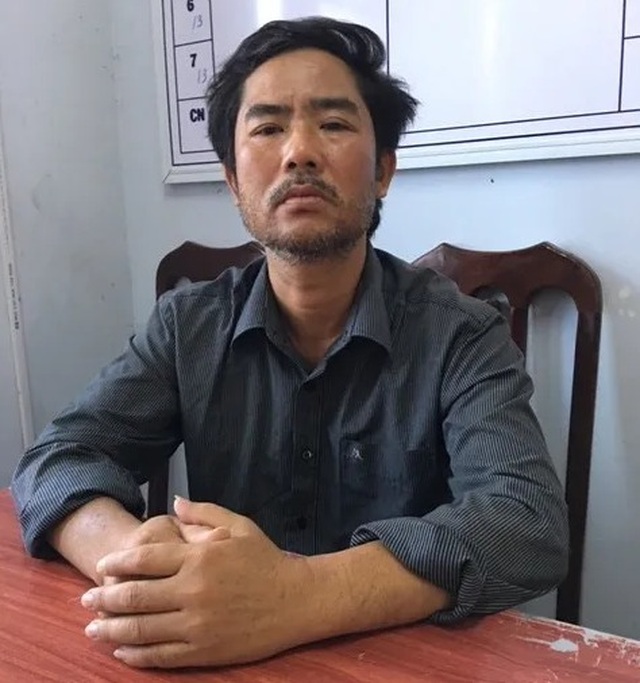 Nhét ma túy vào miệng nhai khi bị công an phát hiện - 1 Nhét ma túy vào miệng nhai khi bị công an phát hiện - 1