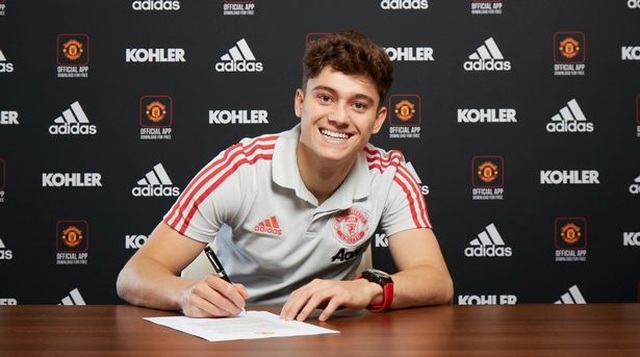 Những hình ảnh đầu tiên của tân binh Daniel James tại Man Utd - 1 Những hình ảnh đầu tiên của tân binh Daniel James tại Man Utd - 1