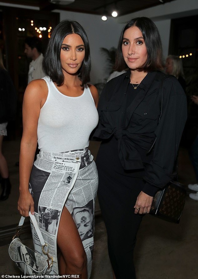 Kim Kardashian trẻ trung với tóc ngắn - 1 Kim Kardashian trẻ trung với tóc ngắn - 1