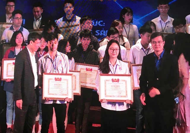 Thanh Hóa: Thưởng hơn 300 triệu đồng đến học sinh và giáo viên đạt giải quốc gia - 1 Thanh Hóa: Thưởng hơn 300 triệu đồng đến học sinh và giáo viên đạt giải quốc gia - 1