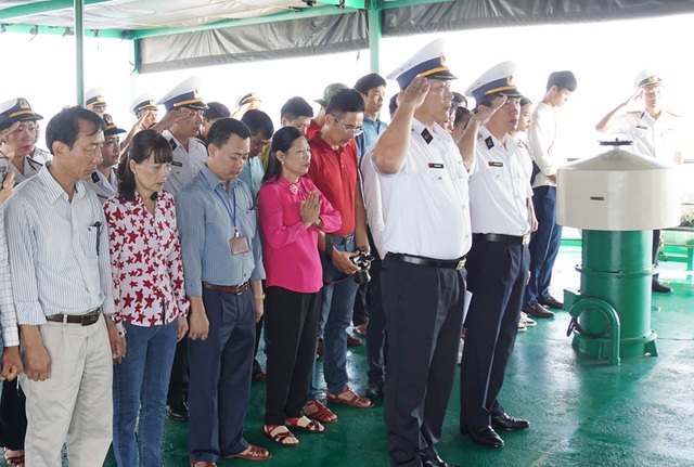 Bài diễn văn xúc động tưởng niệm các liệt sĩ hi sinh ở Trường Sa 31 năm trước - 8 Bài diễn văn xúc động tưởng niệm các liệt sĩ hi sinh ở Trường Sa 31 năm trước - 8