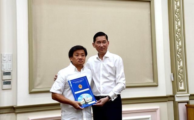 Luật sư phân tích về quyền nộp đơn xin từ chức của ông Đoàn Ngọc Hải - 1 Luật sư phân tích về quyền nộp đơn xin từ chức của ông Đoàn Ngọc Hải - 1