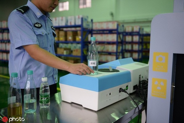 Cho tù nhân mua sắm trực tuyến, nhà tù Trung Quốc nhận cái kết bất ngờ! - 3 Cho tù nhân mua sắm trực tuyến, nhà tù Trung Quốc nhận cái kết bất ngờ! - 3